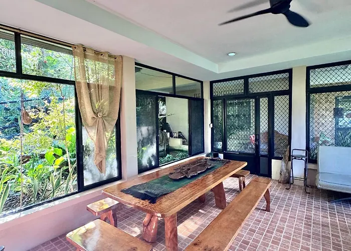 Casa Trinidad Resthouse *